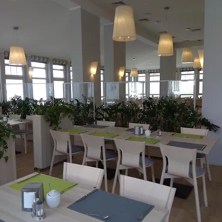 Cesarski Agnes Z Oddzielna Sypialnia, Parking